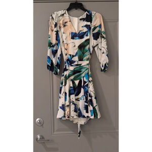 Women's WHITE HOUSE BLACK MARKET Floral Mini Dress 00 White Blue